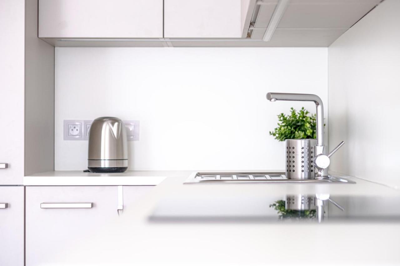 Newly Built Apartment In Vibrant Neighbourhood 프라하 외부 사진
