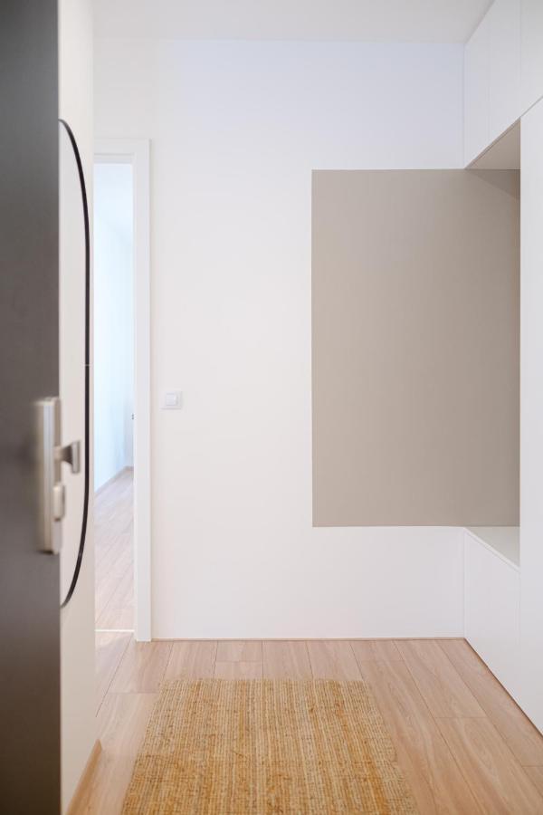 Newly Built Apartment In Vibrant Neighbourhood 프라하 외부 사진